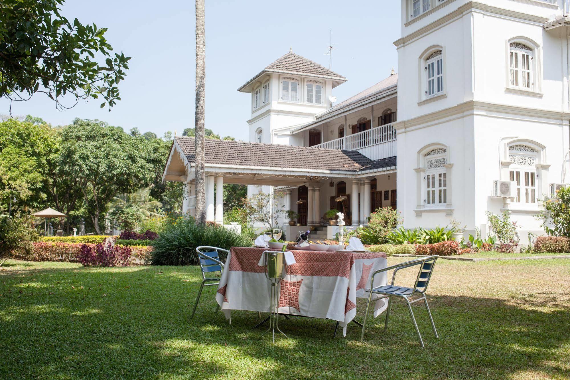 Manor House Hotel Embulpure Екстериор снимка
